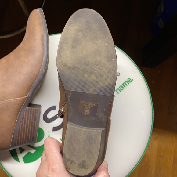 Deep Brown ankle boots( light from overhead lamp distorts the color) - Picture 5 of 10